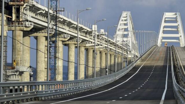 Έκλεισε πάλι η γέφυρα της Κριμαίας - Εκρήξεις ανέφεραν οι ρωσικές αρχές,