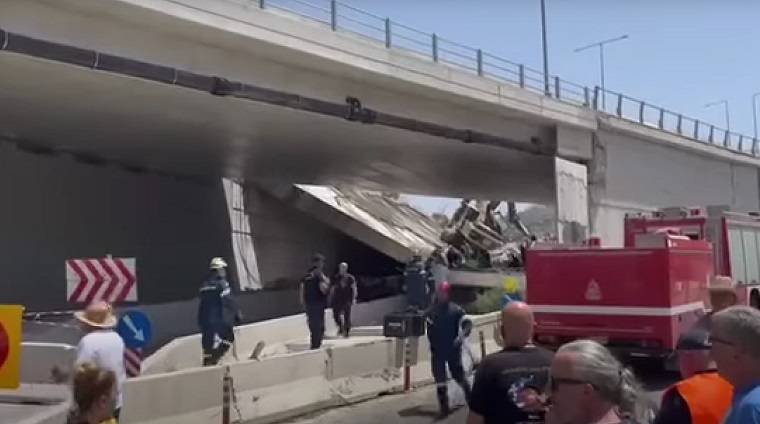 Δύο νεκροί από την κατάρρευση γέφυρας στην Πάτρα (video)