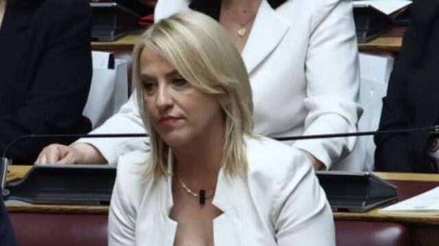 Παραιτείται της βουλευτικής ασυλίας η Δούρου ώστε να δικαστεί για το Μάτι,