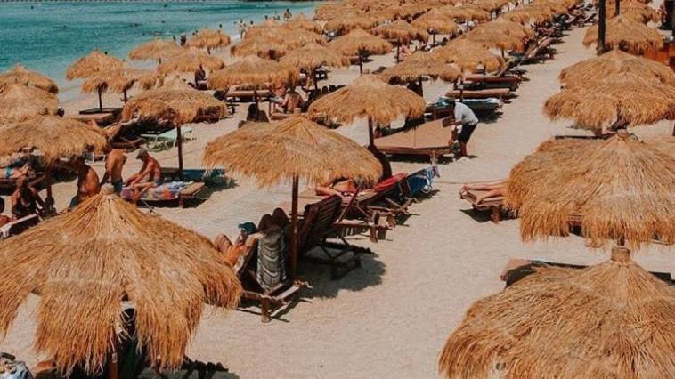 Σοκ από την καταγγελία ηλικιωμένου ζευγαριού για ξυλοδαρμό σε beach bar,