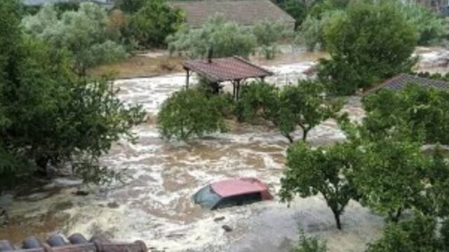 Η κακοκαιρία σαρώνει τη Θεσσαλία - Απαγόρευση κυκλοφορίας στην Καρδίτσα,