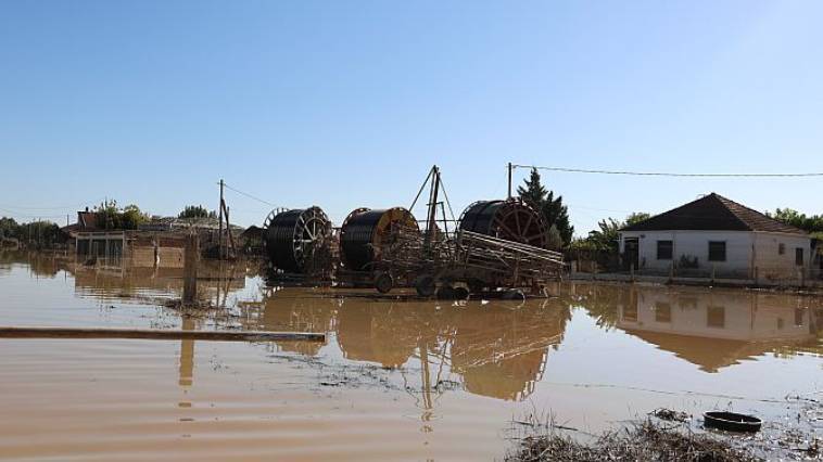 17ος νεκρός από τις πλημμύρες – Κλειστή η Εθνική Οδός Αθηνών-Θεσσαλονίκης