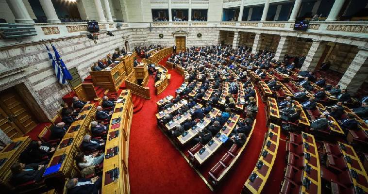 Βουλή: Αίτημα για ονομαστική ψηφοφορία – Σκληρή αντιπαράθεση για εργασιακά