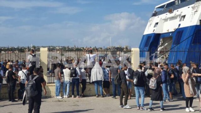 Ένταση στη Ρόδο από συγκέντρωση διαμαρτυρίας μεταναστών στο λιμάνι,