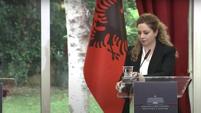 Άρπαγας η πρώην υπουργός Εξωτερικών της Αλβανίας, Ορφέας Μπέτσης