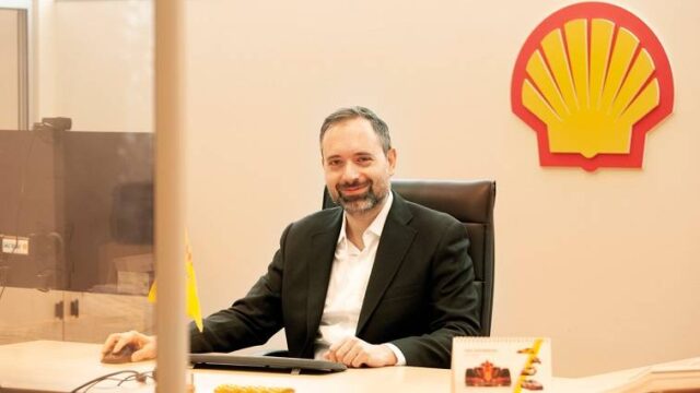 Ο Ν. Νικολάου (Shell) για τεχνολογία πρωτογενών προϊόντων λιπαντικών, Φίλης Καϊτατζής