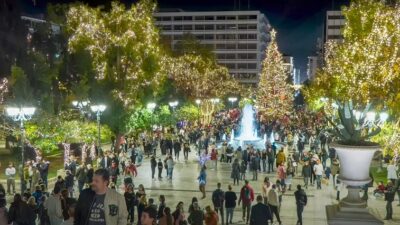 Εορταστικό ωράριο: Πότε θα είναι ανοικτά τα μαγαζιά