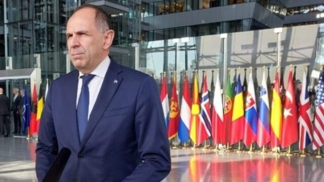 Υπέρ της αναβάθμισης των σχέσεων της Αιγύπτου με την ΕΕ, εμφανίζεται ο Γεραπετρίτης