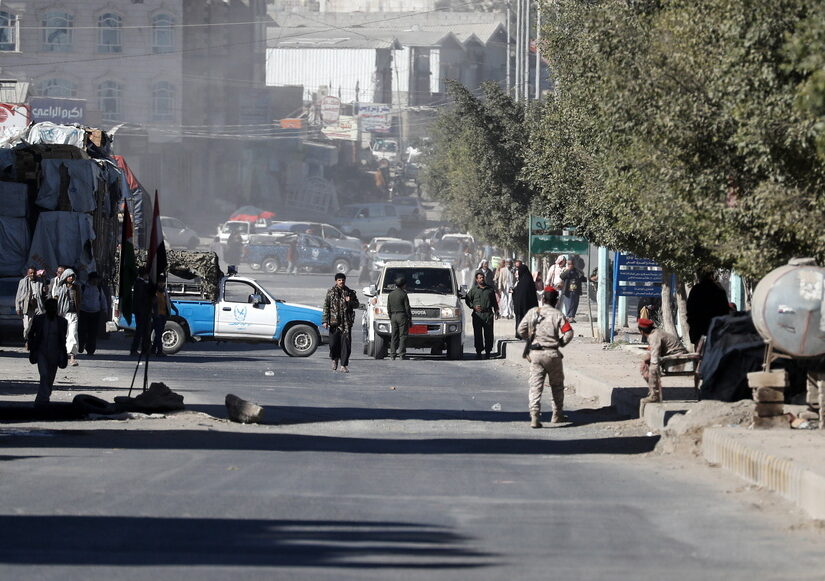 ΗΠΑ και Βρετανία βομβαρδίζουν τους Χούτι - Για αναγκαία επίθεση μίλησε ο Σούνακ