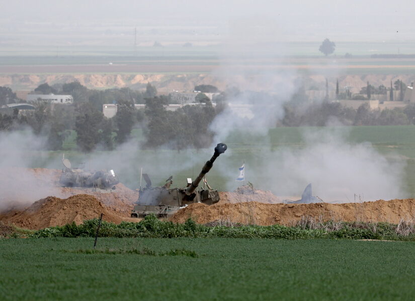Μαίνονται οι μάχες στη νότια Γάζα - Διεθνής κατακραυγή για ισραηλινά πλήγματα σε εγκατάσταση του ΟΗΕ