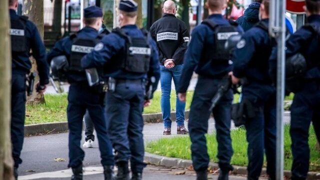 Ψυχοπαθής και όχι τρομοκράτης ο μετανάστης που μαχαίρωσε τρεις στο Παρίσι