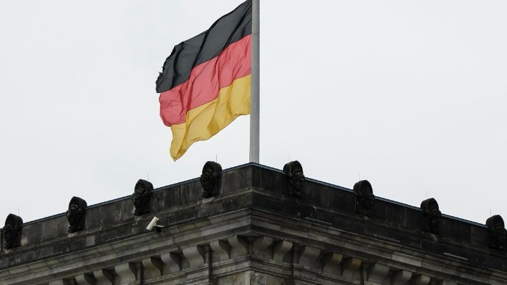 Στο 16% το AfD στη Γερμανία παρά τις διώξεις δύο υποψηφίων του