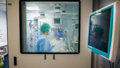 Σε κρίσιμη κατάσταση το βρέφος που κάηκε από καυτό λάδι