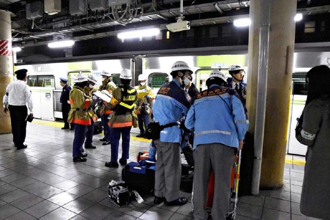 20χρονη Γιαπωνέζα μαχαίρωσε τρεις άνδρες σε βαγόνι τρένου