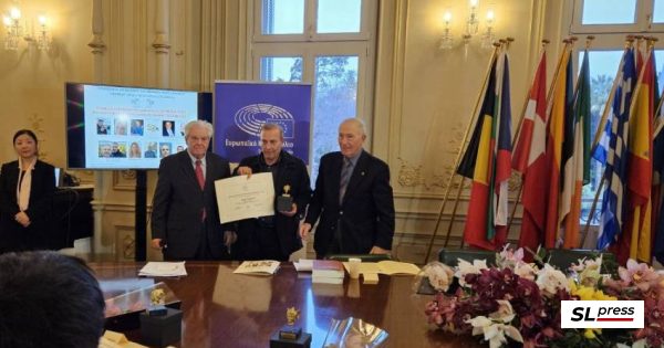Η ποντιακή διάλεκτος τιμήθηκε στο πρόσωπο του Τούρκου συγγραφέα Tursun
