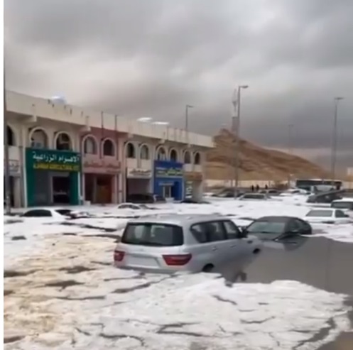 Εξωπραγματικό βίντεο με χαλάζι και πλημμύρες σε Ντουμπάι και Αμπού Ντάμπι