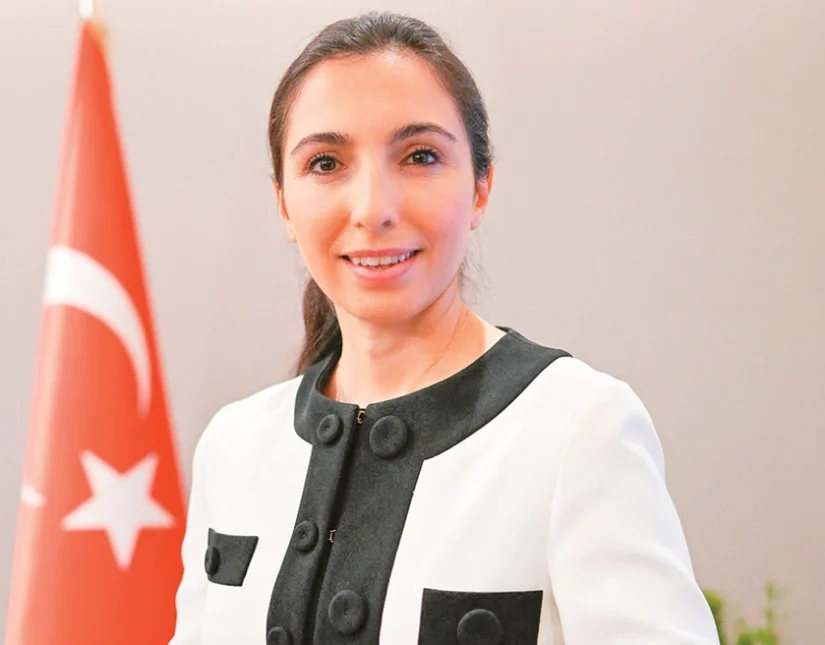 “Φάγανε” τη διοικήτρια της τουρκικής Κεντρικής Τράπεζας – Υποχώρησε η λίρα