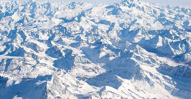 Πενταμελής οικογένεια Ελβετών σκιέρ πέθανε από το κρύο στις Άλπεις