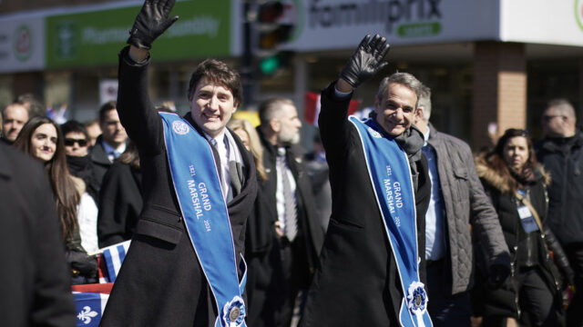 Μητσοτάκης και Τριντό στην μεγάλη παρέλαση στο Μόντρεαλ για την 25η Μαρτίου