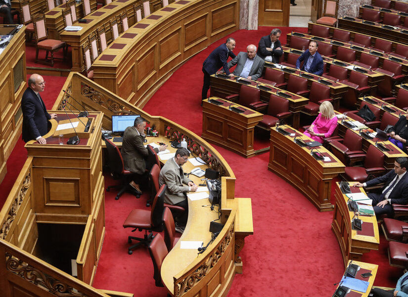Στην Βουλή αποδεικνύεται η γύμνια της κοινοβουλευτικής πλειοψηφίας, Βασίλης Μαστρογιάννης