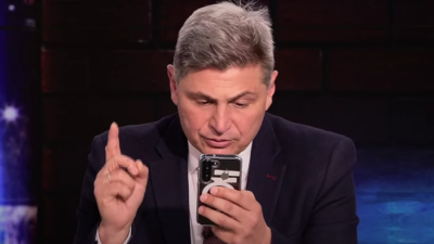 Μένει (μέχρι να φύγει) στον ΣΥΡΙΖΑ ο Νικόλας Φαραντούρης