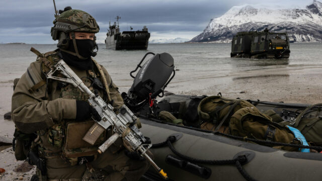 “Το ΝΑΤΟ μας αναγκάζει σε αλλαγές στην κρατική ασφάλεια», λέει ο Ρώσος υπουργός Άμυνας