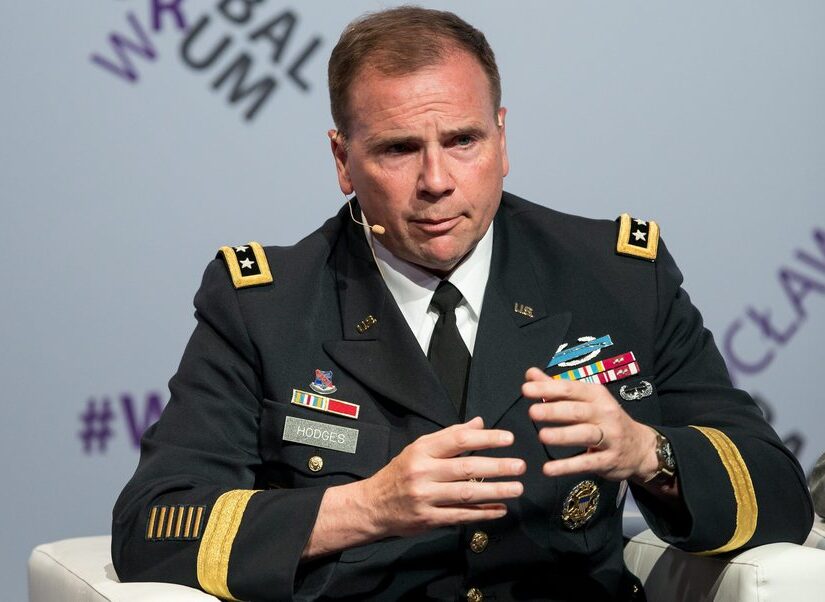 Πρώην διοικητής στρατού ΗΠΑ στην Ευρώπη-Οικονομικό Φόρουμ Δελφών: “Η Ρωσία είναι σε πόλεμο με τη Δύση”