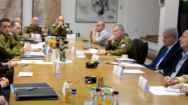 Συνεδριάζει το Πολεμικό Συμβούλιο του Ισραήλ - Σε αυτοσυγκράτηση καλεί ο ΟΗΕ,