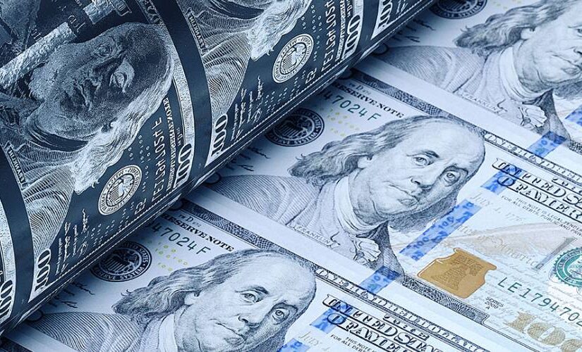 Ακαταμάχητο το δολάριο – Θα έχει πολιτικά οφέλη ο Μπάιντεν;