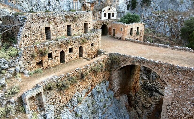 Καθολικό: Το παλαιότερο αλλά άγνωστο μοναστήρι της Κρήτης μέσα στο απόκρημνο φαράγγι, Θεόφιλος Μπάμπουλης