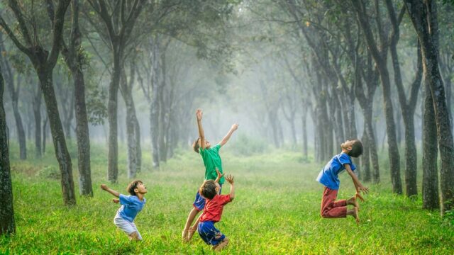 Η διαβίωση των παιδιών κοντά σε χώρους πρασίνου συνδέεται με λιγότερα συναισθηματικά προβλήματα στην προσχολική ηλικία
