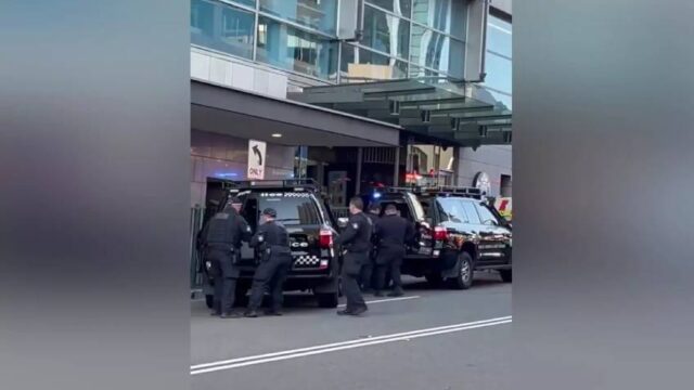 Επίθεση με μαχαίρι σε εμπορικό κέντρο στο Σίδνεϊ - Πληροφορίες για τραυματίες και τουλάχιστον έναν νεκρό