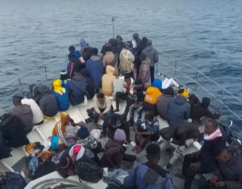 Ανασύρθηκαν πτώματα 22 μεταναστών που πνίγηκαν στα ανοικτά των ακτών της Τυνησίας
