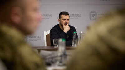 Τα μαγικά του Ζελένσκι! – Πως ο κολλητός του από ταινίες φτιάχνει όπλα με κρατικό χρήμα πολλών δισ! Κόμπρα