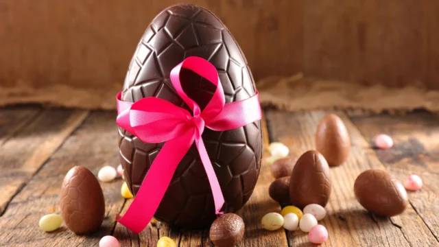 Η γλυκιά ιστορία των σοκολατένιων αυγών, Νικολέτα Γιαννοπούλου