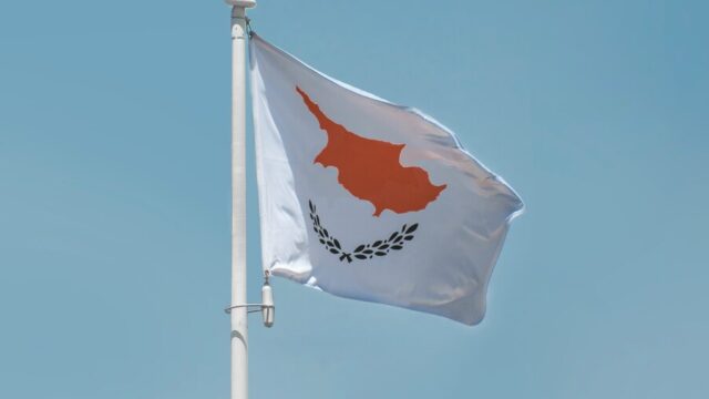 Βουτηγμένη στη διαπλοκή και η Κύπρος, Κώστας Βενιζέλος