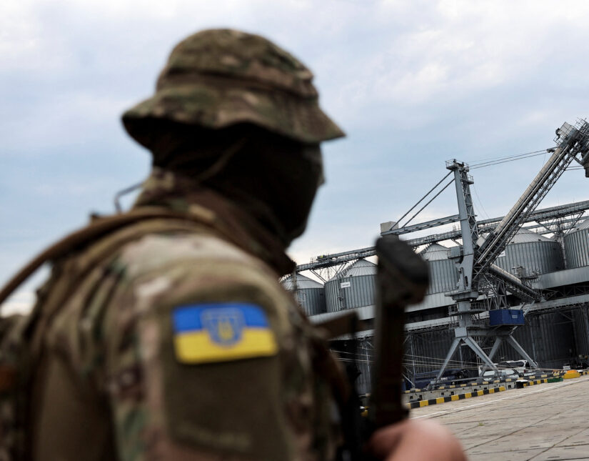 Ο γενικός εισαγγελέας της Ουκρανίας κατηγορεί τις ρωσικές δυνάμεις ότι αποκεφάλισαν Ουκρανό στρατιώτη