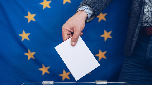 Δύο πολιτικά ρεύματα συγκρούονται στις ευρωεκλογές, ΤΣΙΛΟΓΙΑΝΝΗΣ
