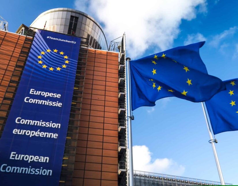 Eυρωπαϊκή Επιτροπή: Θετική προκαταρκτική αξιολόγηση του τέταρτου αιτήματος πληρωμής σε δάνεια της Ελλάδας