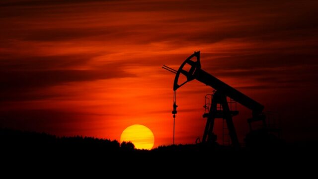 Από το εμπάργκο πετρελαίου του 1973 στην ενεργειακή κρίση του 2008, Γεώργιος Καρακατσάνης