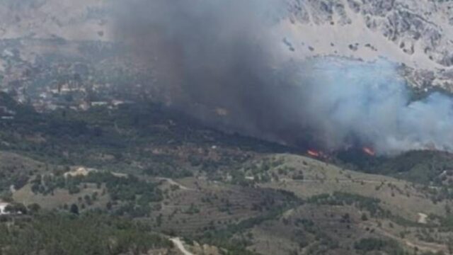 Σε σχετική ύφεση οι μεγάλες φωτιές σε Κω και Χίο - Υπό έλεγχο στο Ηράκλειο,