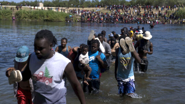 Τουλάχιστον 40 νεκροί από φωτιά σε σκάφος μεταναστών στα ανοικτά των ακτών της Αϊτής