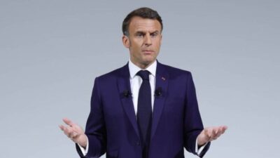 Για τον εθισμό στο ίντερνετ μίλησε με νέους ο Γάλλος πρόεδρος Μακρόν