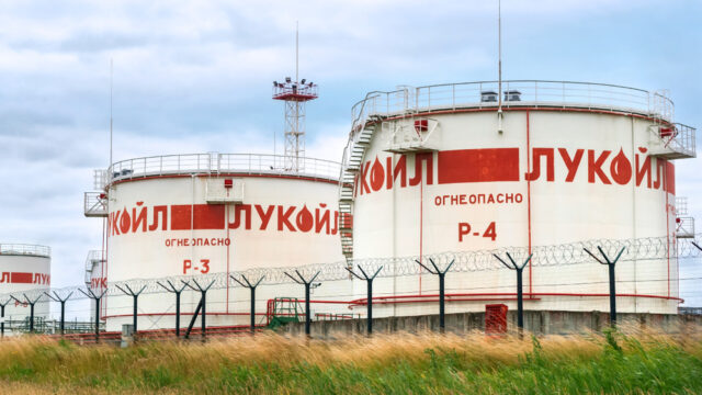 Ουκρανία: Η αναστολή της διέλευσης ρωσικού πετρελαίου της Lukoil δεν συνιστά εκβιασμό