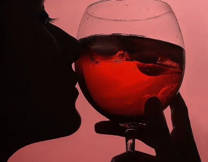 Το μυστικό για "αιώνια νεότητα" κρύβεται στο κόκκινο κρασί, Άντζελα Μολφέτα