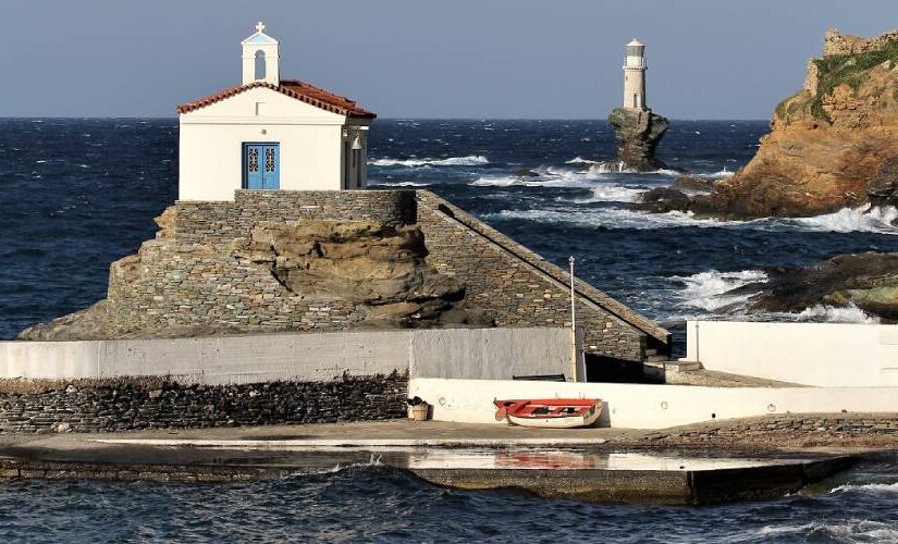 Κοίμηση και Παγκόσμια Ημέρα Φάρων: Η Παναγιά Θαλασσινή και ο Τουρλίτης,