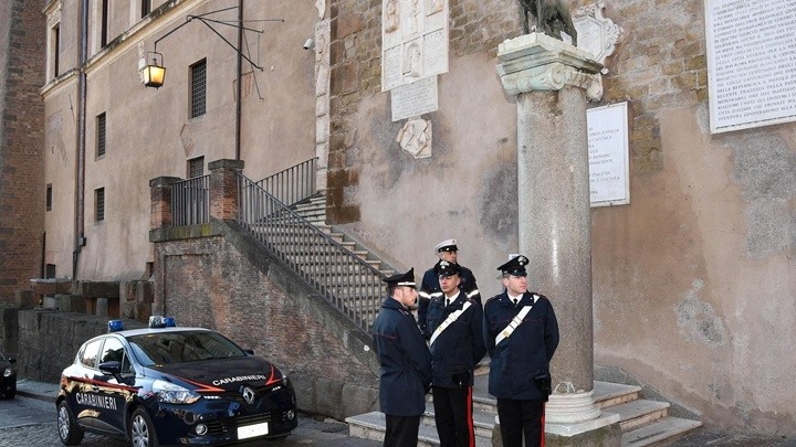 Ιταλός προσπάθησε να κάψει ζωντανή την 60χρονη συμβία του μέσα στο ΙΧ τους και μετά την συνέθλιψε