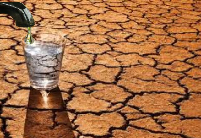 Γιατί με την υγρασία νιώθουμε να “κολλάμε” αφού είναι νερό;