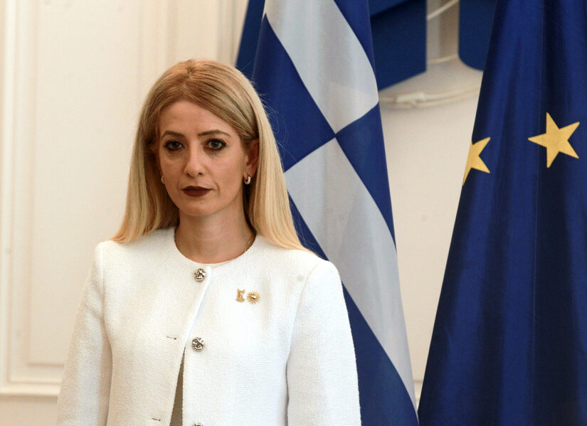 Αννίτα Δημητρίου: Πρόεδρος της Βουλής και των εντυπώσεων! Κώστας Βενιζέλος