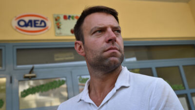 Ο τελευταίος να κλείσει την πόρτα στο κόμμα Κασσελάκη, για να μην το σκάσει και η Φάρλι!